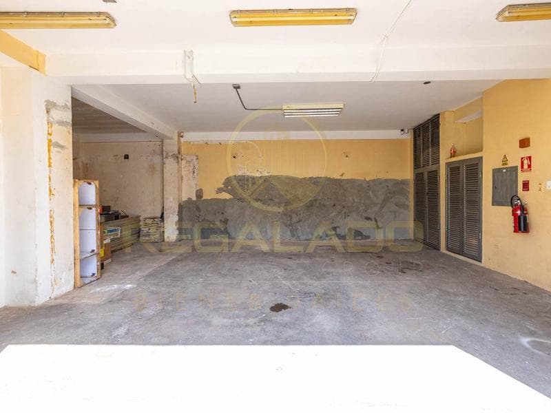 Zona Este Edificio Comercial Sector La Lago Calle 76 - 2