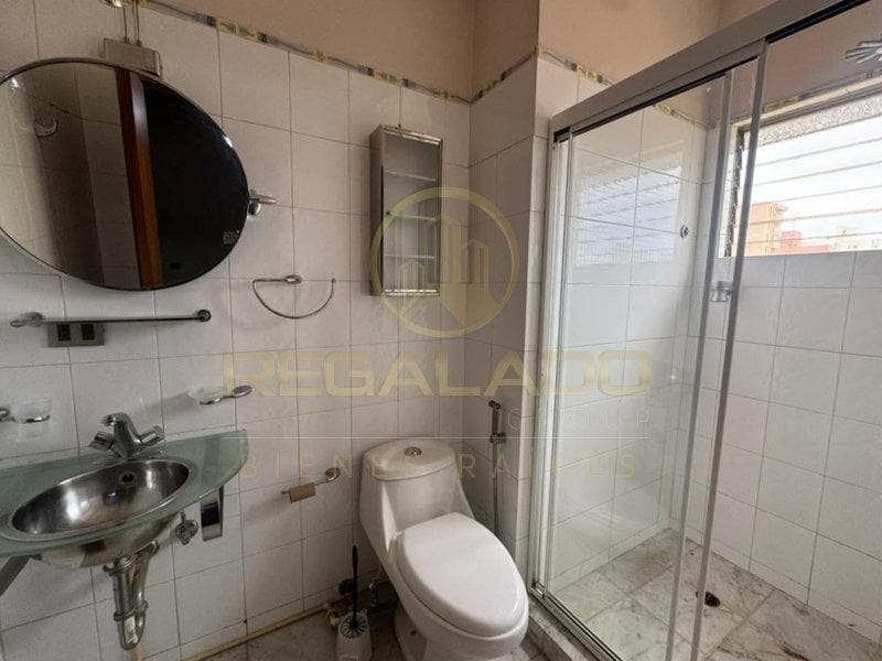 Zona Este Apartamento Edificio Toki Eder Avenida 2A - 5